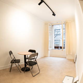 Bureau privé 40 m² 10 postes Location bureau Rue Pastourelle Paris 75003 - photo 8
